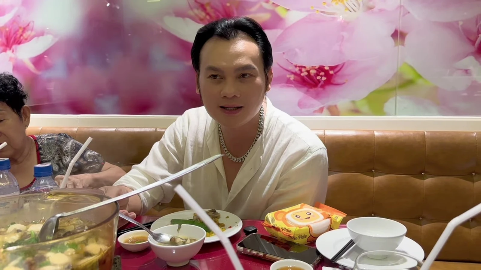 Kim Tiểu Long song ca, bế con gái Vũ Linh, đáp trả gắt khi có bình luận tiêu cực - Hình 3