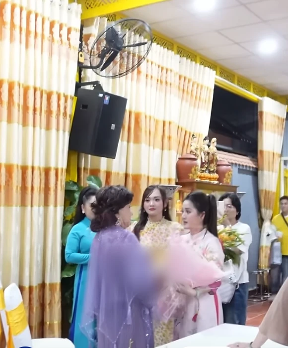 Kim Tiểu Long song ca, bế con gái Vũ Linh, đáp trả gắt khi có bình luận tiêu cực - Hình 8