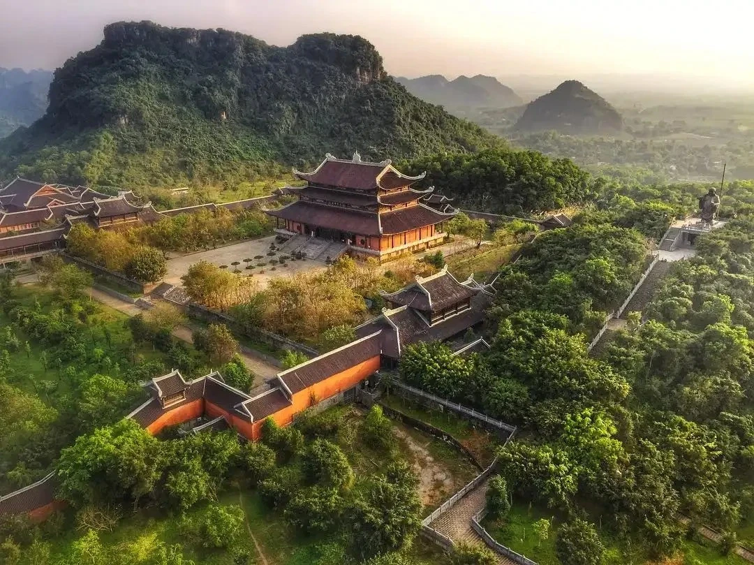 Ninh Bình mê hoặc mọi du khách - Hình 2
