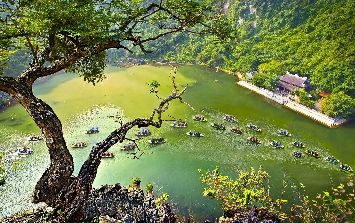 Ninh Bình mê hoặc mọi du khách - Hình 1