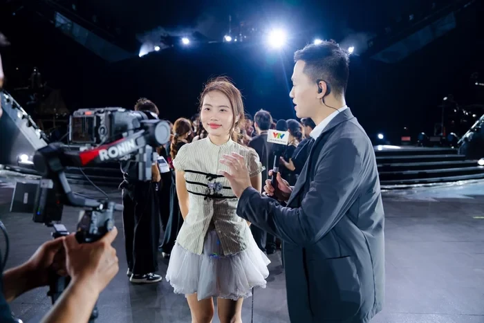 Phương Mỹ Chi được bạn trai cầu hôn giữa sân khấu, nói 1 câu mà fan dậy sóng - Hình 2