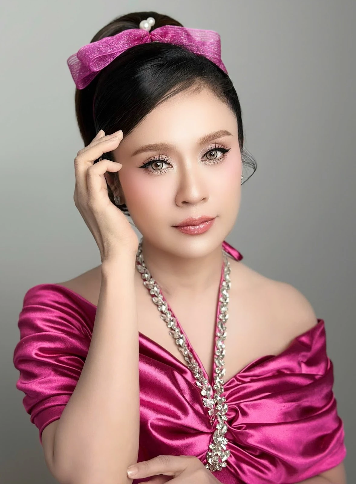 Thanh Thúy gây bão, phong cách độc lạ đi siêu thị, thái độ con trai CĐM sốc - Hình 8