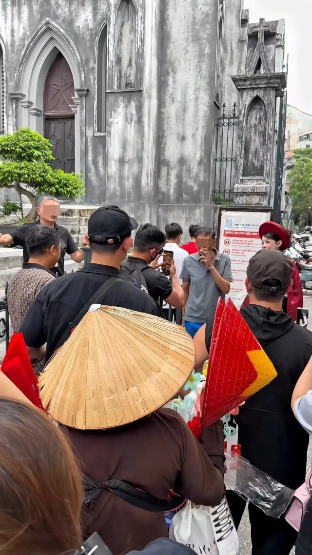 Ngân 98 bị dọa nạt ở Nhà thờ Lớn Hà Nội, công an vào cuộc xác minh, lộ lý do sốc - Hình 6