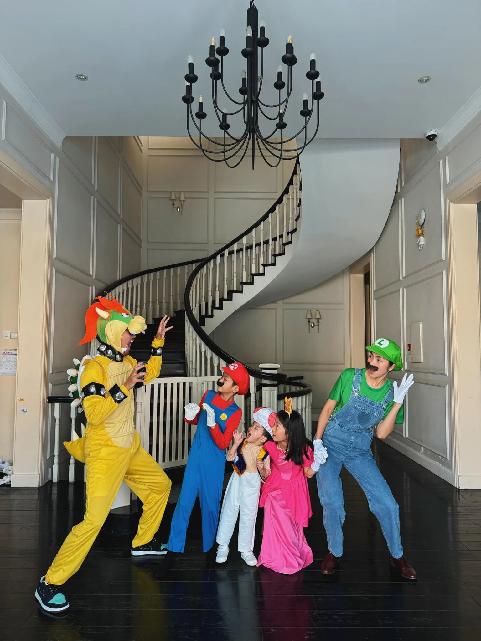 3 người đẹp bỏ Vbiz để làm dâu hào môn: Nhà chồng gia thế cực khủng, người cuối cùng hot đến mức khó tin! - Hình 2