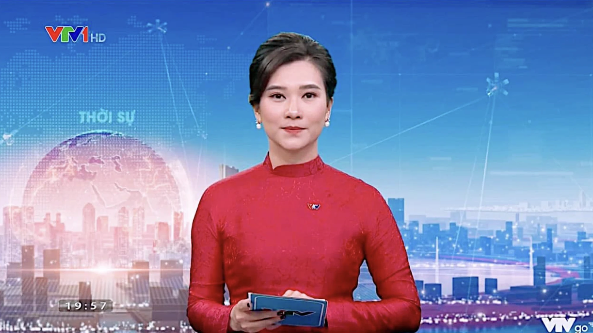 BTV Khánh Trang trở lại sau 1 tháng kể từ vụ đọc sai, netizen sốc khi biết lý do - Hình 2