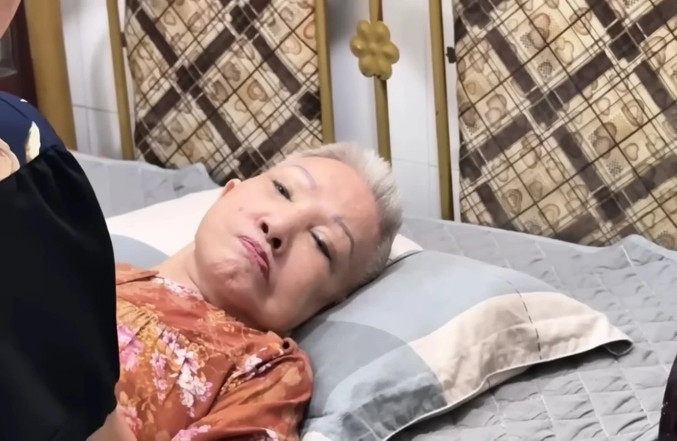 Hồng Nga bà hoàng cải lương sức khỏe yếu, nằm một chỗ khiến nhiều người xót xa - Hình 5