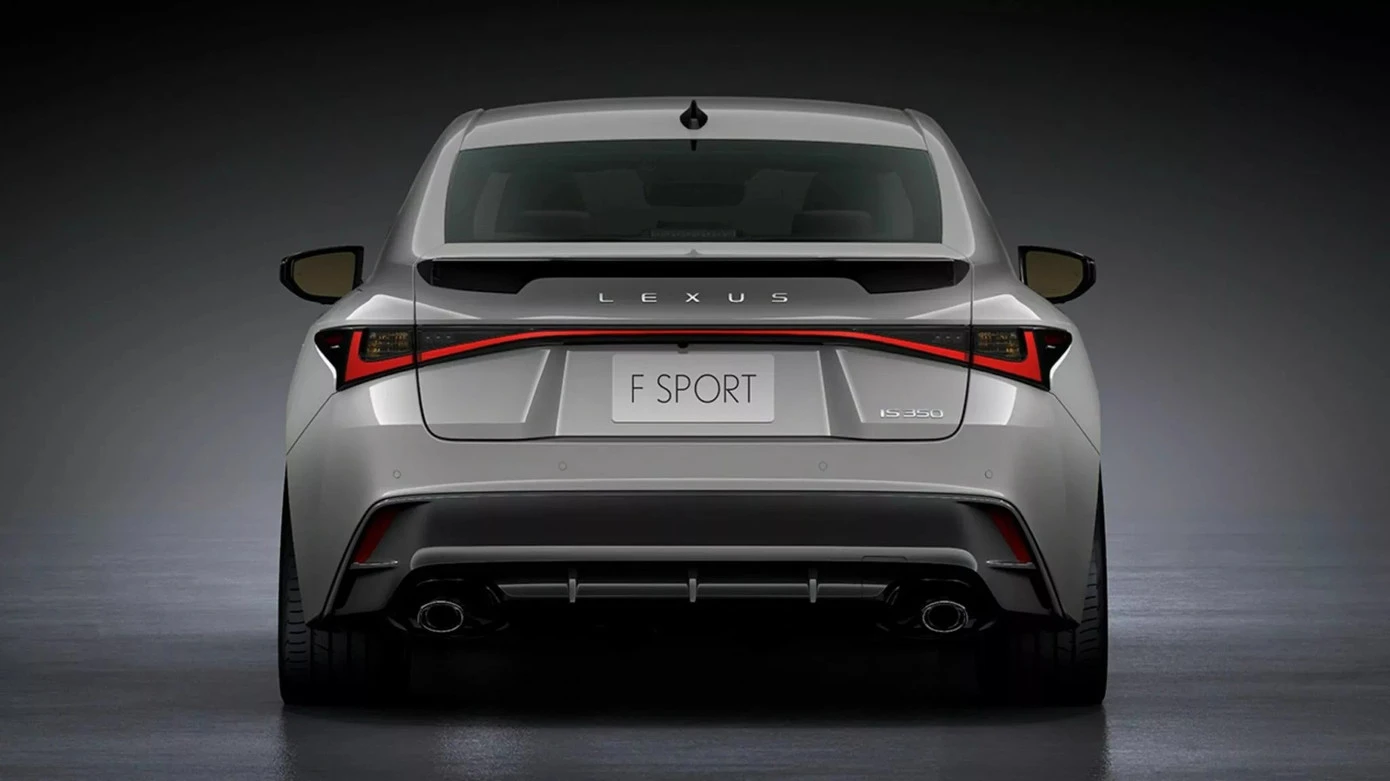 Lexus làm mới dòng sedan cỡ nhỏ - Hình 4