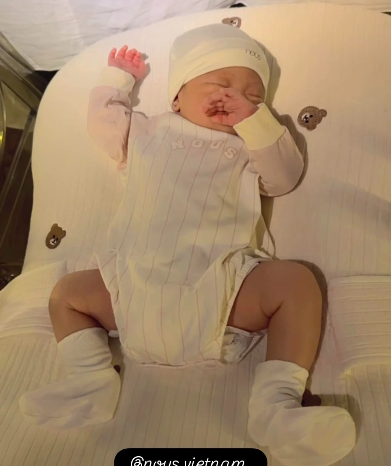 Quỳnh Lương va trúng wonder week của con gái, phát sợ khi nghe con khóc khản giọng - Hình 2