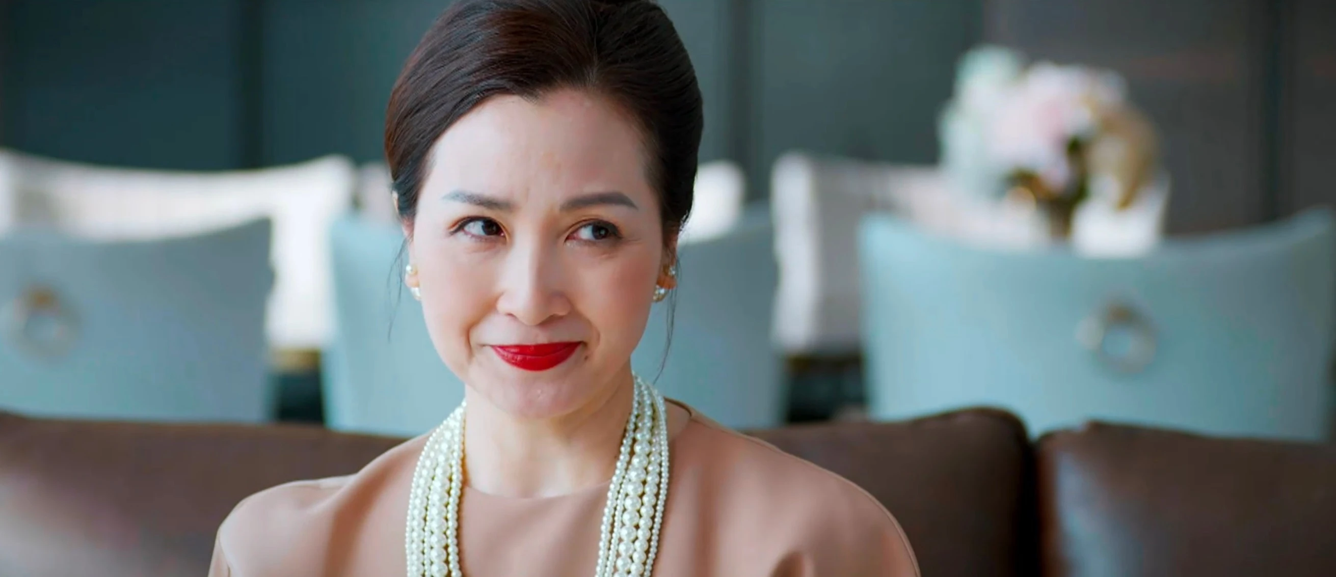 Gió ngang khoảng trời xanh - Tập 15: Mỹ Anh quyết tâm hầu hạ hội phu nhân - Hình 4