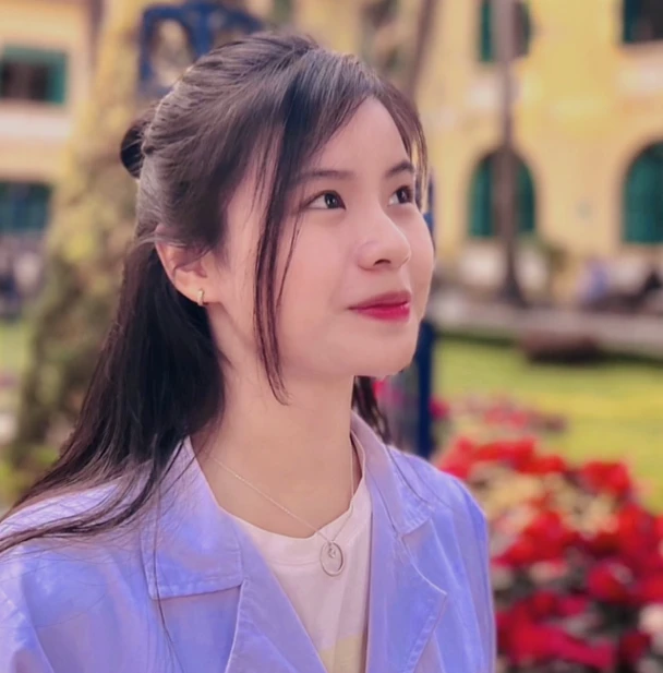 Nữ bác sĩ nội trú nhan sắc gây sốt, lộ danh tính, MXH thốt lên con Nhà Bà Nữ? - Hình 7
