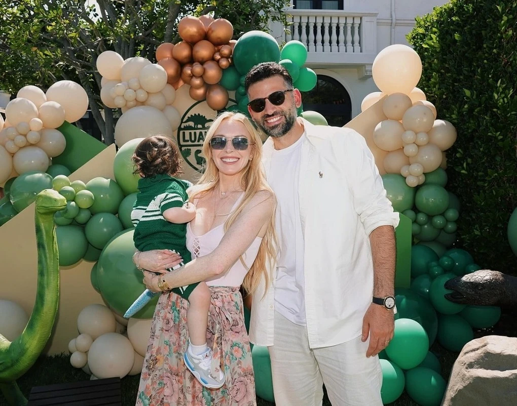 Lindsay Lohan lại wow nữa rồi: Cải lão hoàn đồng là không đủ để miêu tả! - Hình 11