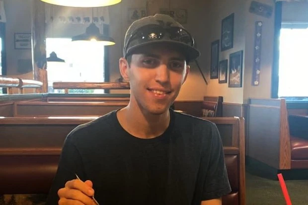 Manh mối giúp Mỹ bắt nghi phạm ám sát nhà hoạt động nổi tiếng Charlie Kirk - Hình 1