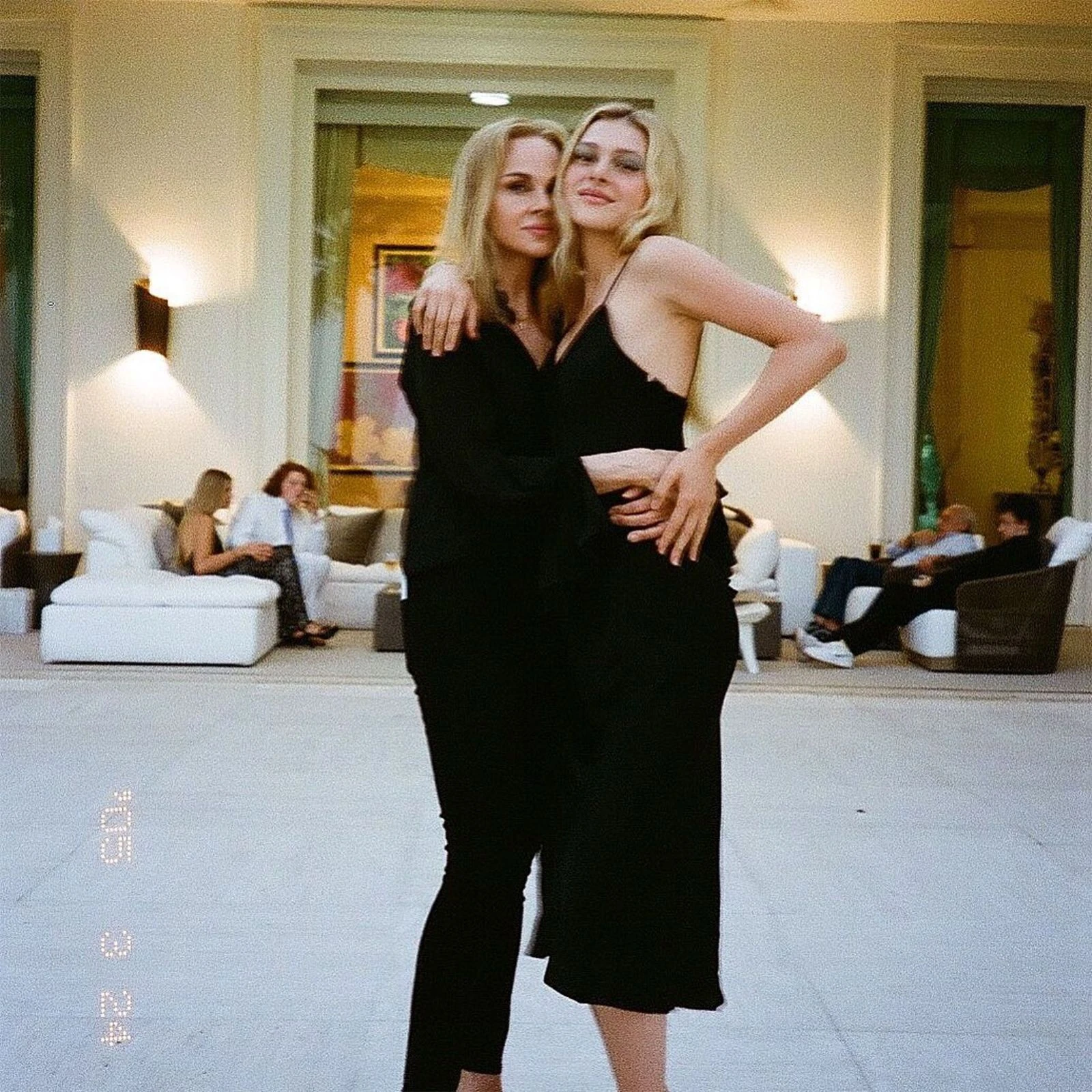 Nicola Peltz: Từ ái nữ tỷ phú đến nàng dâu Beckham, liên minh tỷ đô chấn động - Hình 7