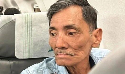 Thương Tín lộ diện sau thời gian vắng bóng không thể đi lại hình ảnh gây chú ý - Hình 6