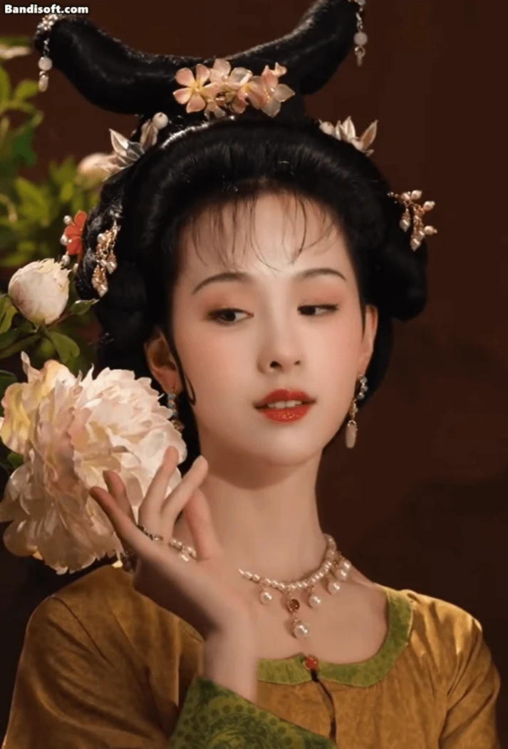 Ngắm mỹ nhân này mà tưởng quay về 1000 năm trước: Nhan sắc tiên nữ giáng trần, đẹp đến mất cả nhận thức - Hình 2