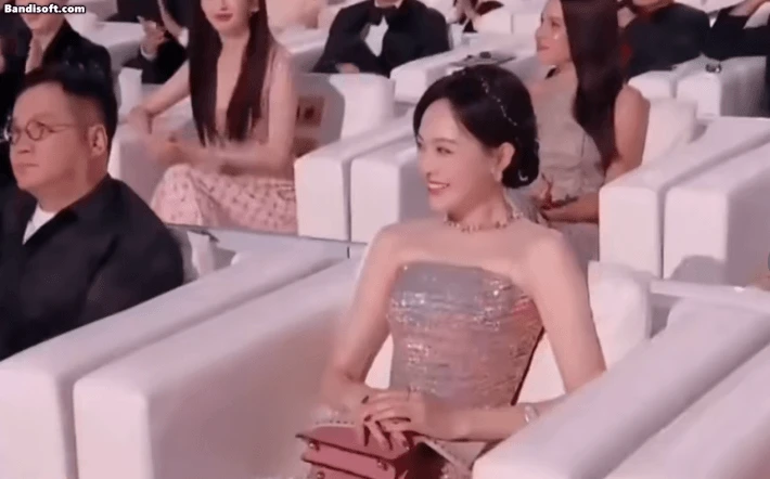 Trời ơi sao mỹ nhân này 42 tuổi lại trẻ đẹp hơn gái 18 vậy: Bí quyết chỉ đúng 3 chữ, quá chuẩn không thể cãi nổi - Hình 6