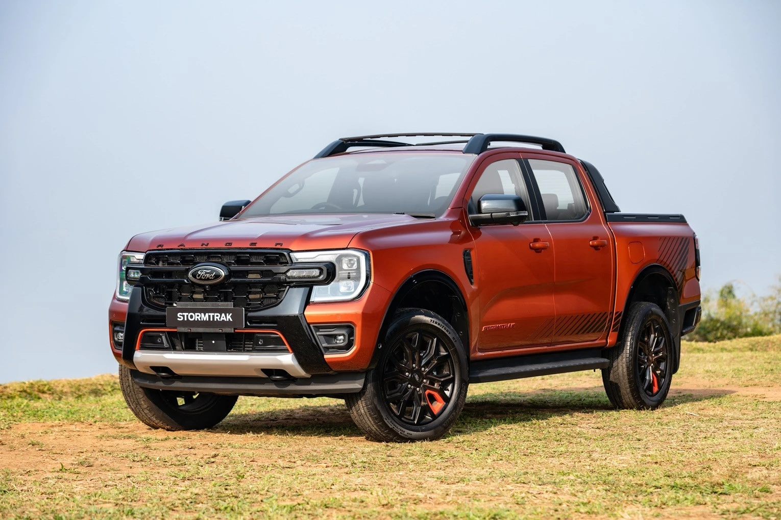 Ford Ranger Tang Top 10 xe xăng dầu bán chạy tháng 8: Ford Ranger dẫn đầu, Honda City ...