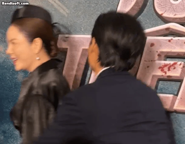 Bắt gặp Lý Nhã Kỳ sánh đôi bên trai trẻ kém 8 tuổi, nhưng ánh mắt khác lạ mới là điều khiến netizen xôn xao - Hình 3