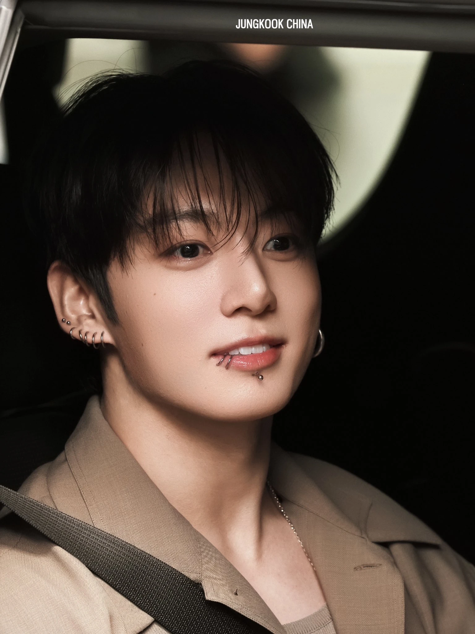 Jungkook (BTS) lộ sụn mũi ở sự kiện tầm cỡ, cư dân mạng nghi dao kéo lỗi? - Hình 1