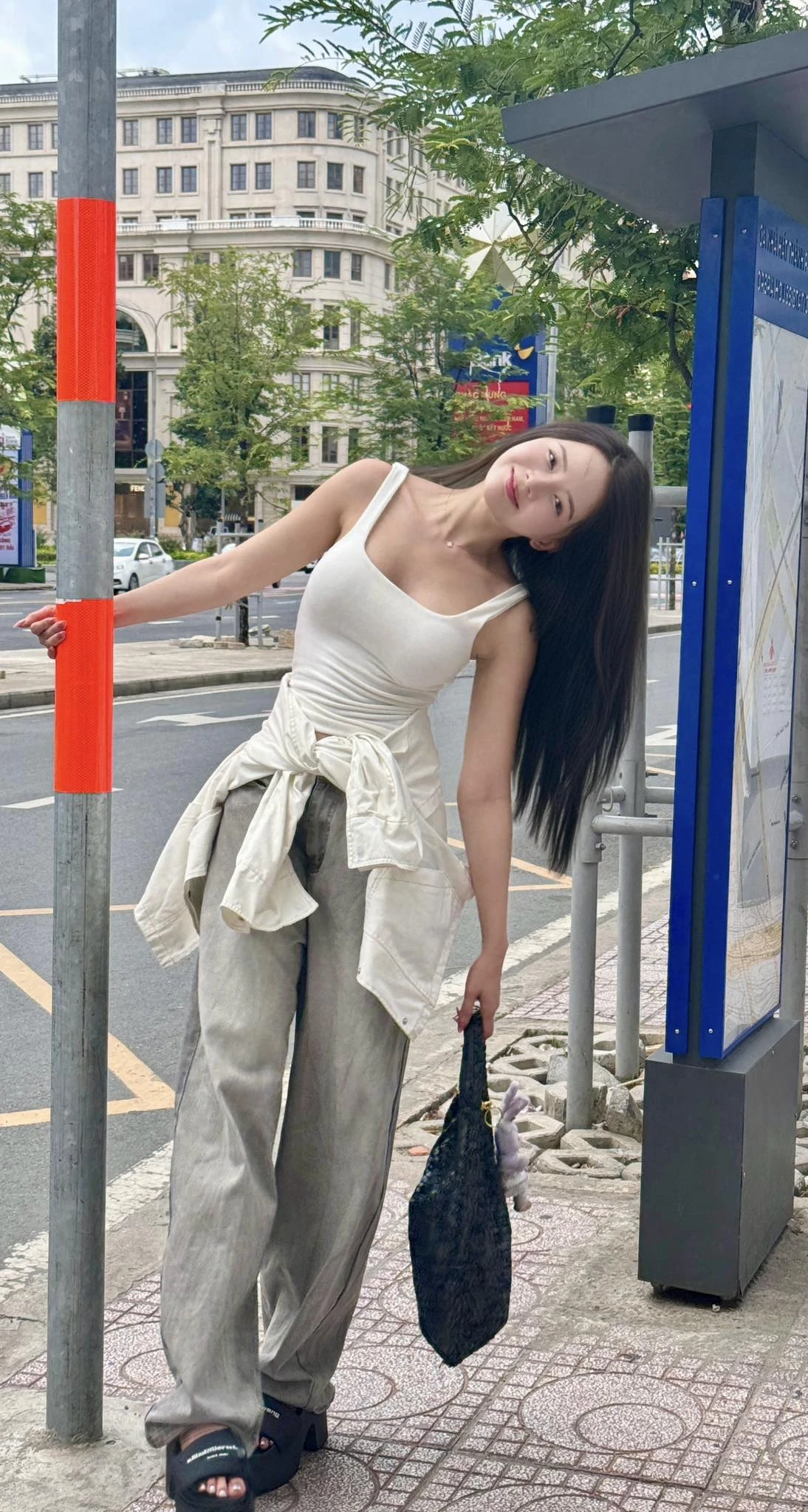 Nữ thần ảnh thẻ đẹp nhất Việt Nam Lan Hương sau 12 năm, giờ không ai nhận ra! - Hình 4