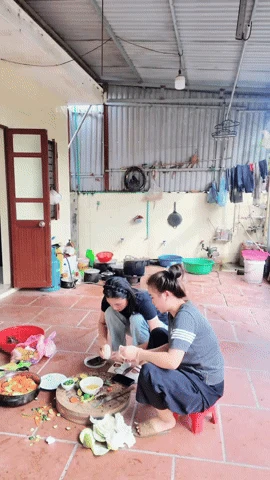 Tiểu thư Doãn Hải My lên đồ sang chảnh, xinh như hoa hậu, khí chất khác hẳn lúc cặm cụi rửa bát ở quê chồng - Hình 3