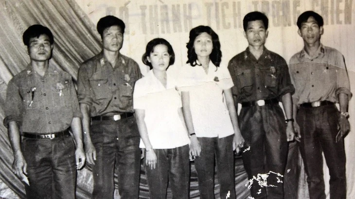 Vụ cướp máy bay rúng động Việt Nam: 52 phút không tặc điên cuồng bắn phá, vũ khí được giấu trong 1 thứ không ai ngờ - Hình 4