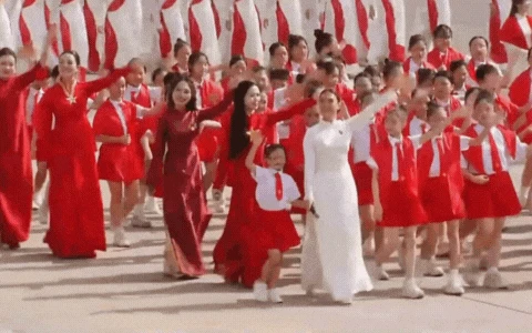 Ảnh nét căng và clip trọn vẹn Khối nghệ sĩ diễu hành 2/9: Quá đẹp, quá rạng rỡ, quá tự hào! - Hình 1