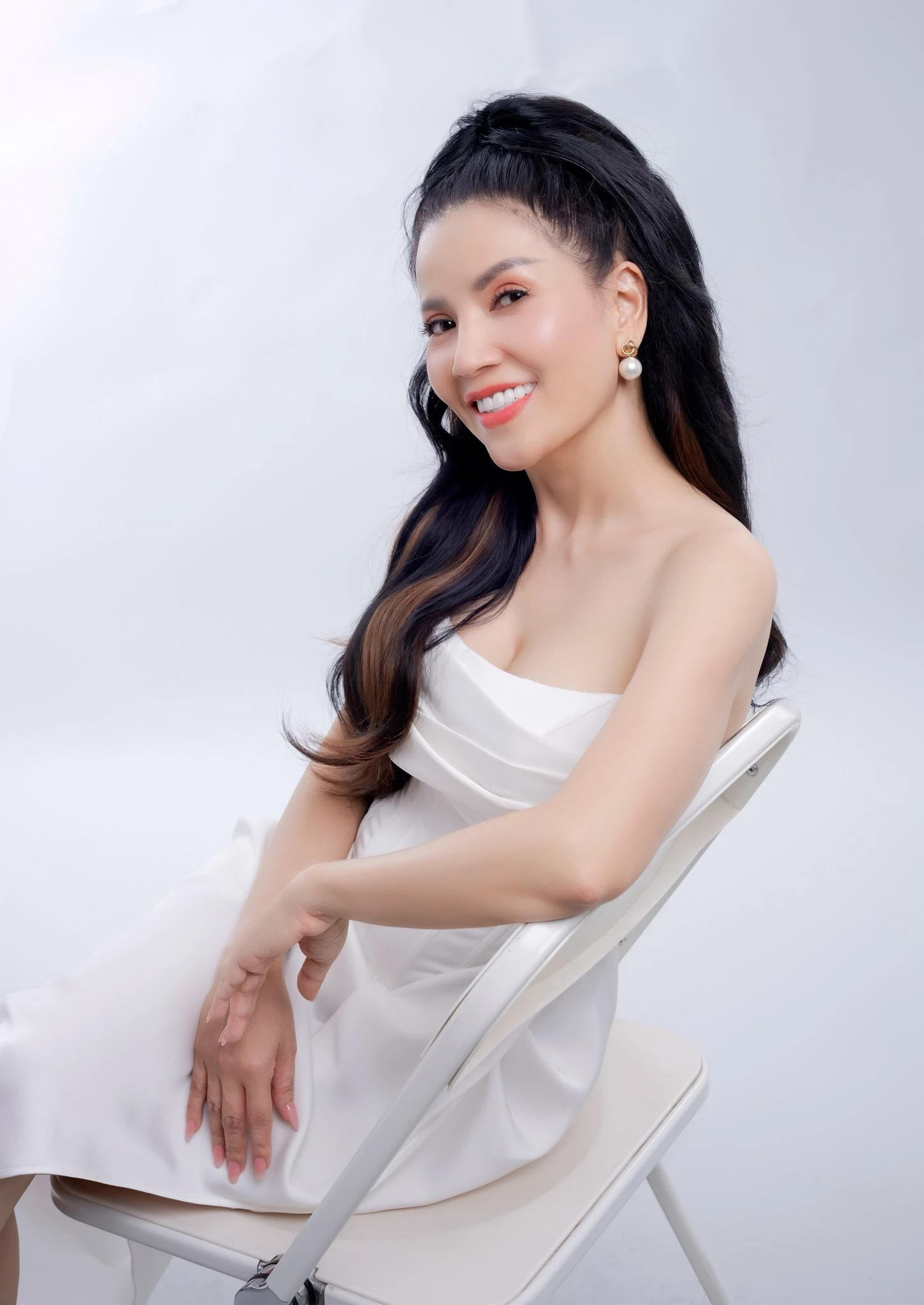Bạn thân Ngọc Trinh hé lộ cuộc gọi cuối, mẹ ruột ở Mỹ chưa về kịp nhìn con - Hình 7
