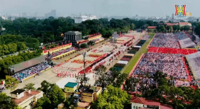 Đây rồi màn đồng diễn được mong chờ nhất Đại lễ 2/9: Dàn nghệ sĩ hát liên khúc Khí Phách Việt Nam, Mỹ Tâm làm rung động triệu trái tim! - Hình 7