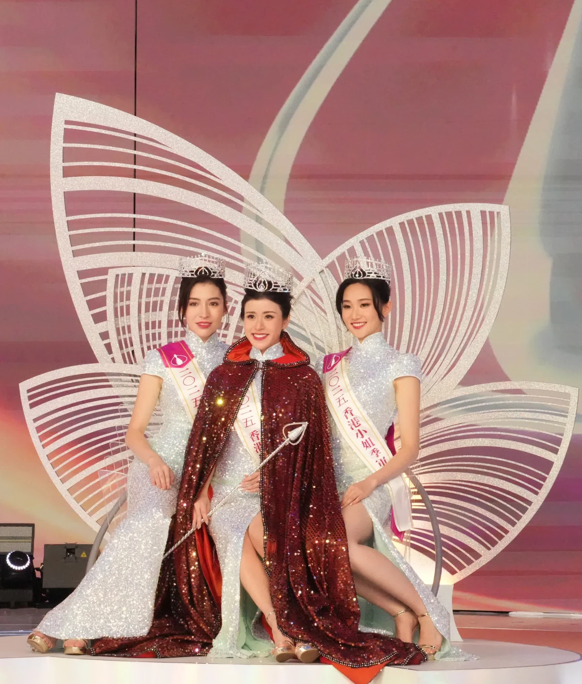 Miss Hồng Kông thấp tè nhưng học vấn khủng, Miss Earth Thái ghi điểm tuyệt đối - Hình 2