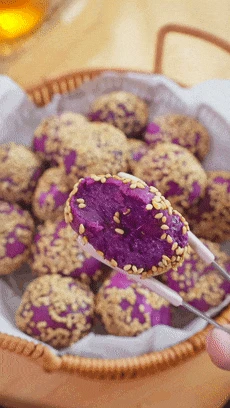 Món ăn vặt từ khoai lang tím đang gây sốt: Cách làm đơn giản, nguyên liệu rẻ bèo - Hình 1