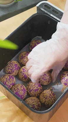 Món ăn vặt từ khoai lang tím đang gây sốt: Cách làm đơn giản, nguyên liệu rẻ bèo - Hình 13