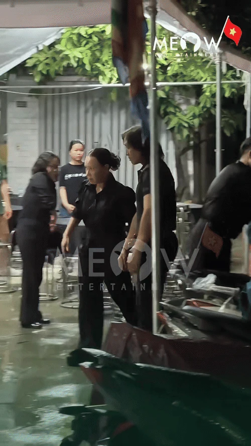Tang lễ diễn viên Ngọc Trinh: NS Thành Lộc - Việt Hương đến tiễn biệt, dàn sao gửi hoa chia buồn - Hình 2