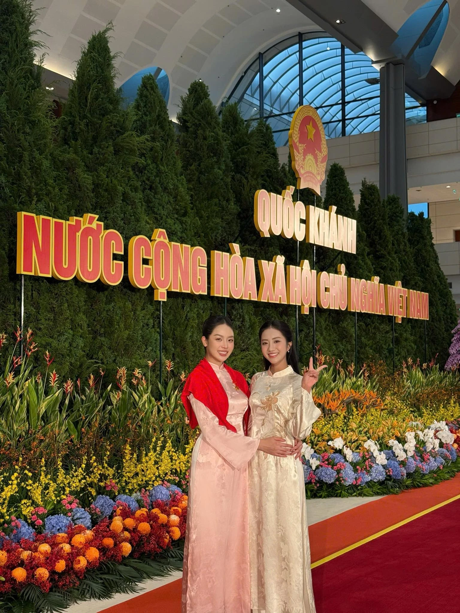 Thanh Thuỷ vinh dự tham gia tiệc chiêu đãi trọng thể, Mỹ Tâm hát A80 gây sốt - Hình 3