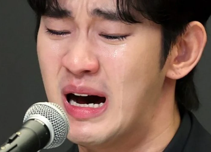 Kim Soo Hyun biến mất sau họp báo, bị tố lừa đảo, ăn chặn tiền nghệ sĩ? - Hình 1