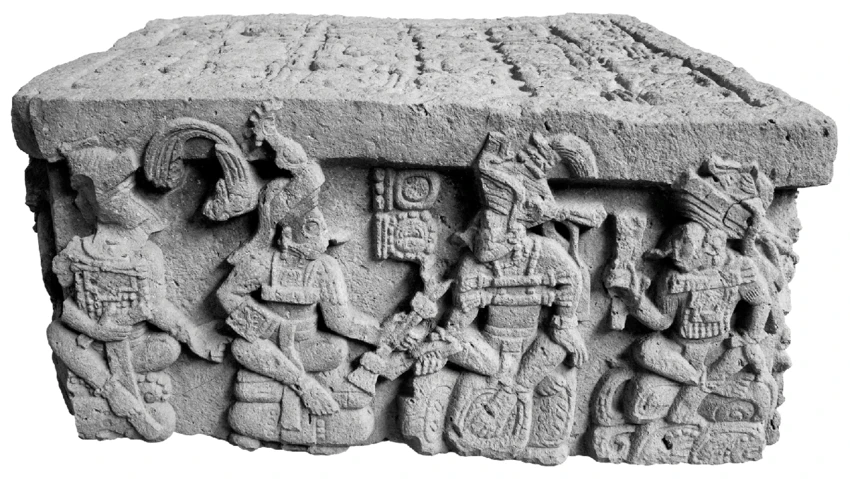 Bí ẩn về chữ viết bí ẩn trên bàn thờ Maya sau 1.300 năm được giải đáp - Hình 3