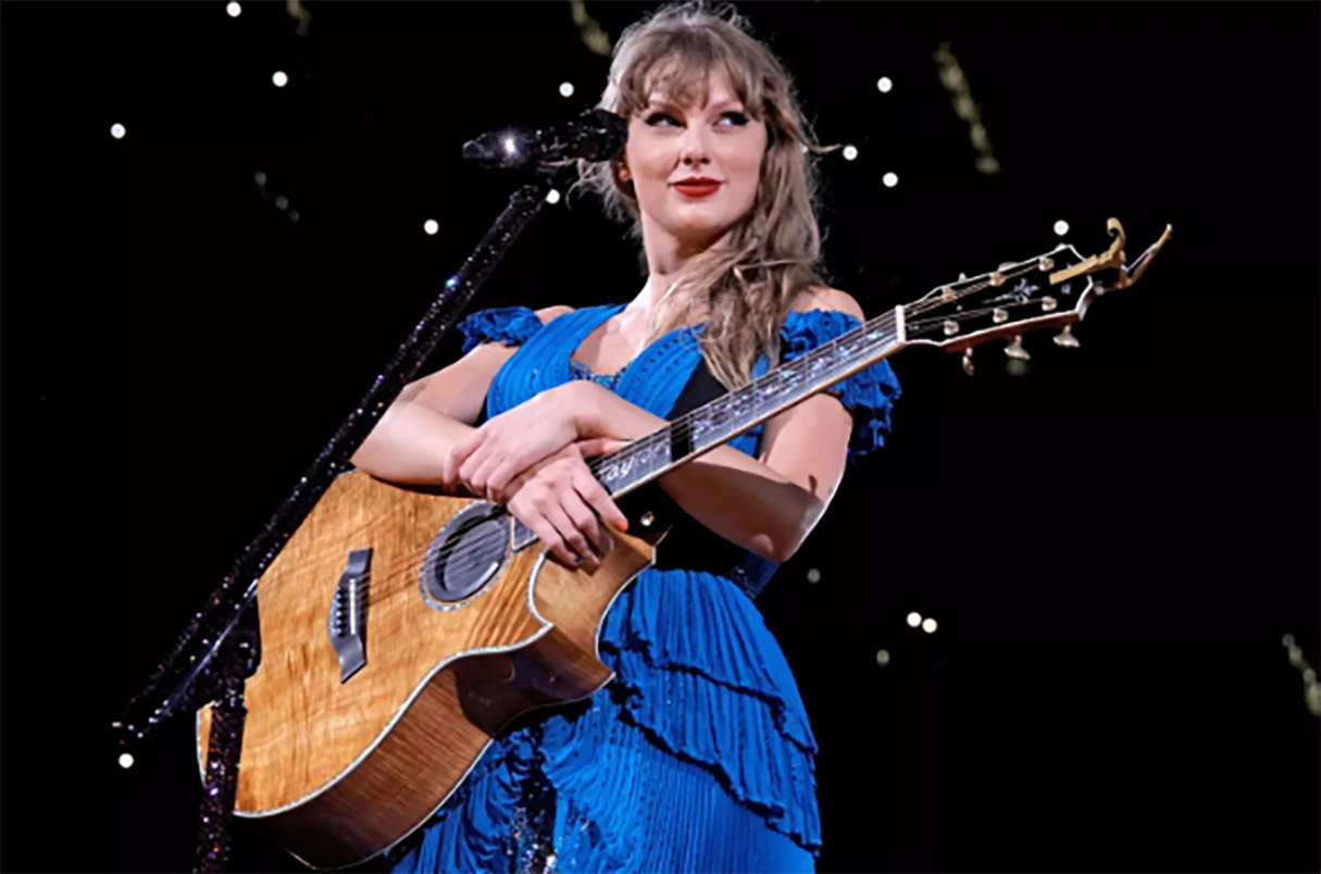 Taylor Swift chơi lớn, ra cùng lúc album lẫn phim chiếu rạp, lập thêm kỷ lục - Hình 1