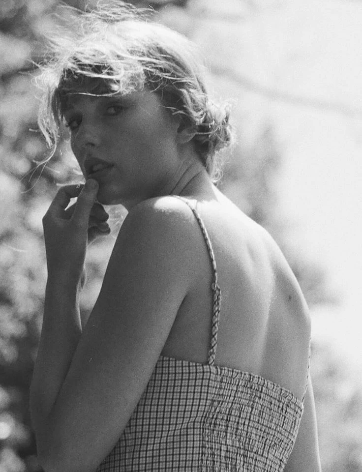 Taylor Swift chơi lớn, ra cùng lúc album lẫn phim chiếu rạp, lập thêm kỷ lục - Hình 3