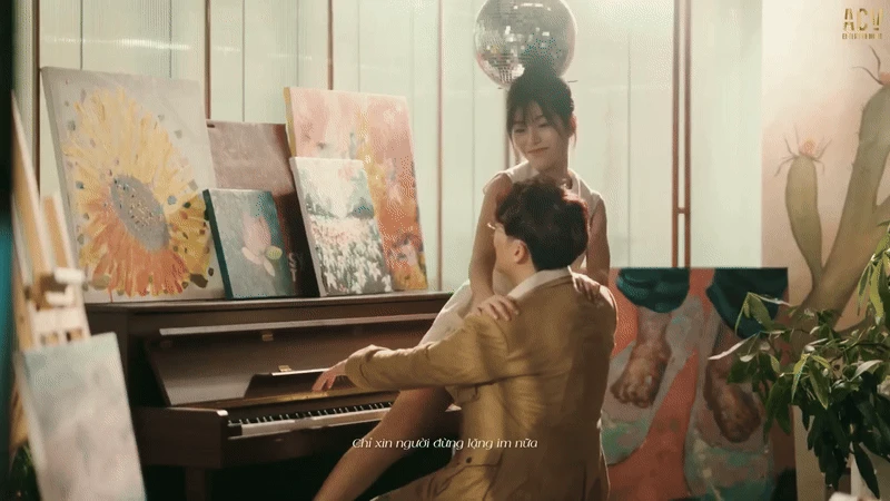 Nam ca sĩ Vpop giàu tới mức tiền đổ ào xuống chân, tung MV mới khiến thanh xuân bao thế hệ như ùa về - Hình 1