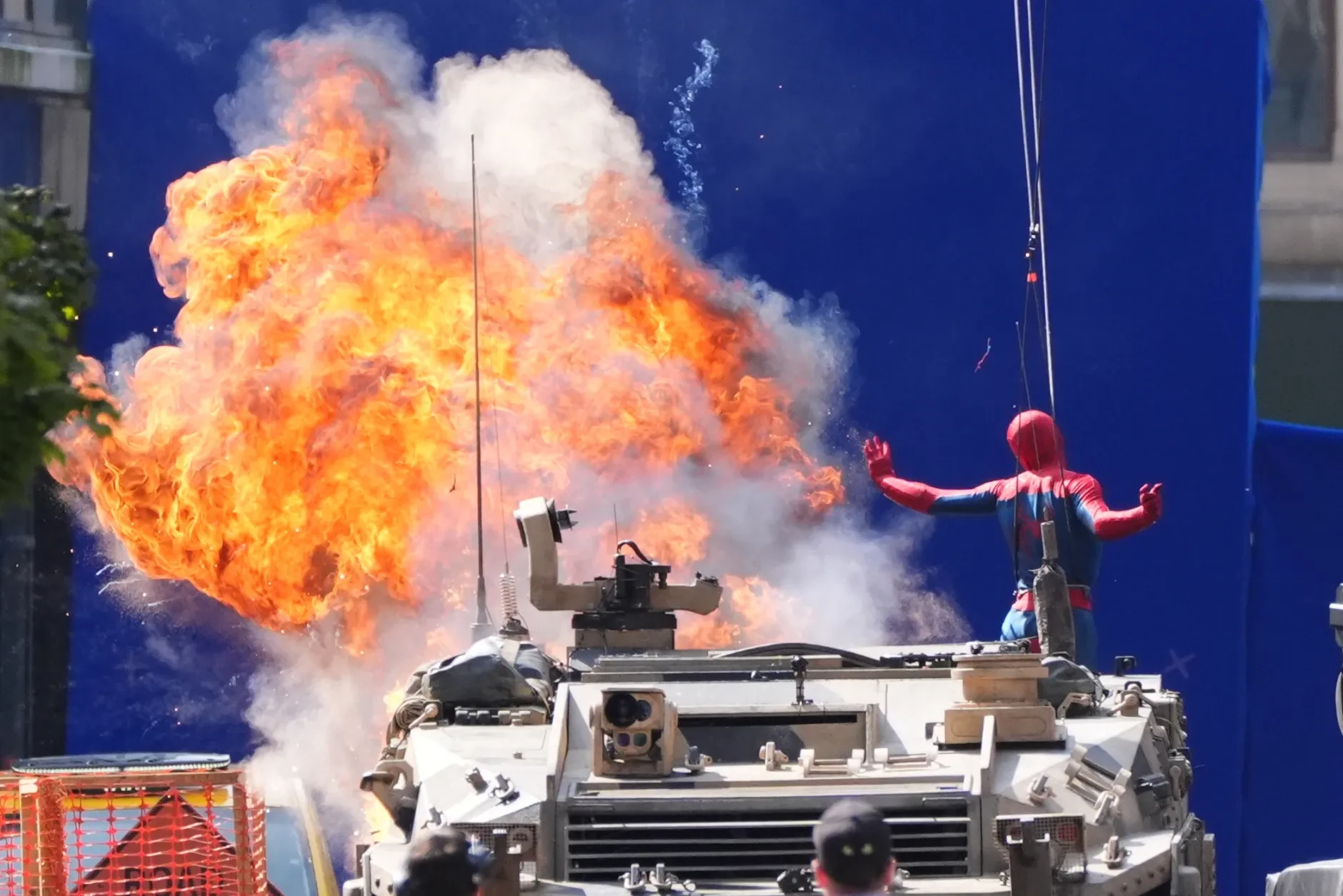Tom Holland gặp sự cố nhập viện, Spider-Man dừng quay vô thời hạn - Hình 2