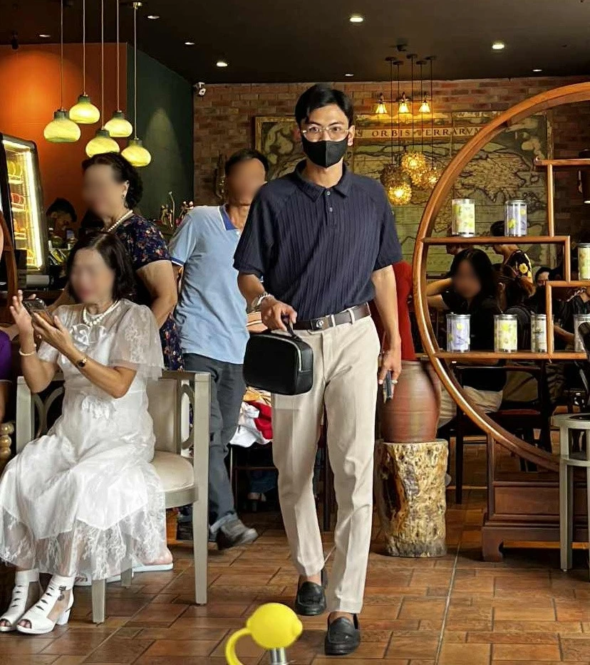 Tổng tài nhắn nhủ đàn em vừa bị bắt, mẹ nhân viên quán cafe liền nói sốc? - Hình 6
