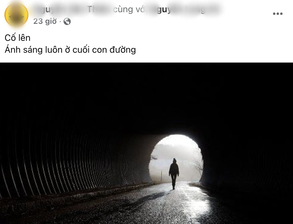 Tổng tài nhắn nhủ đàn em vừa bị bắt, mẹ nhân viên quán cafe liền nói sốc? - Hình 2