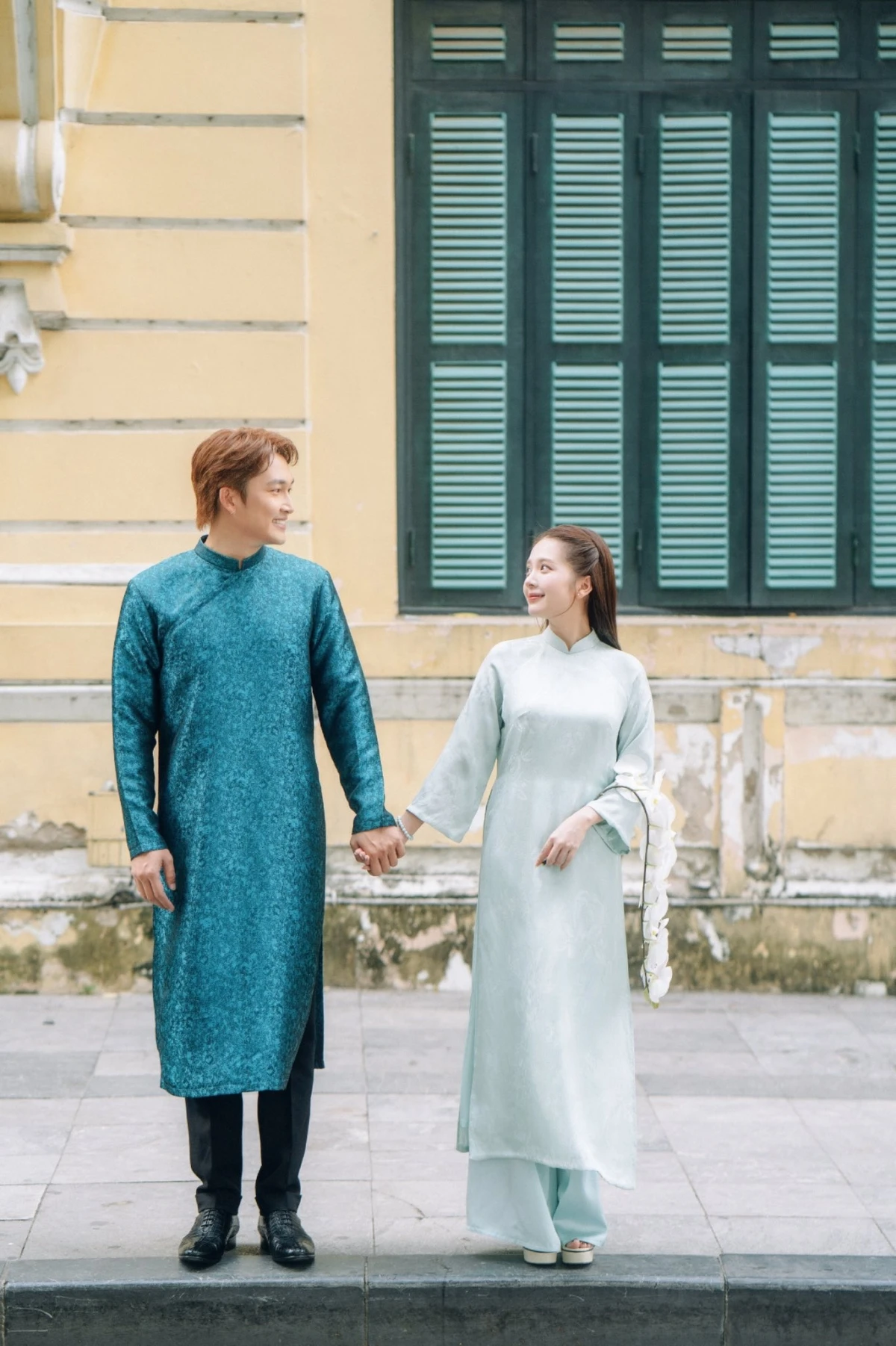 Đình Tú Ngọc Huyền khoe ảnh cưới lãng mạn giữa lòng Hà Nội - Hình 10