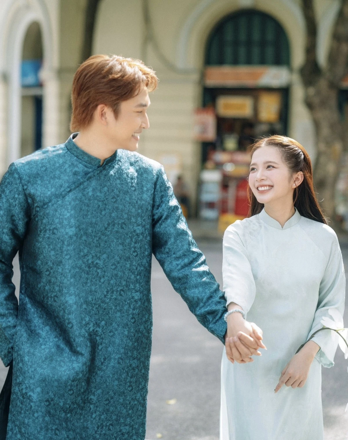 Đình Tú Ngọc Huyền khoe ảnh cưới lãng mạn giữa lòng Hà Nội - Hình 2