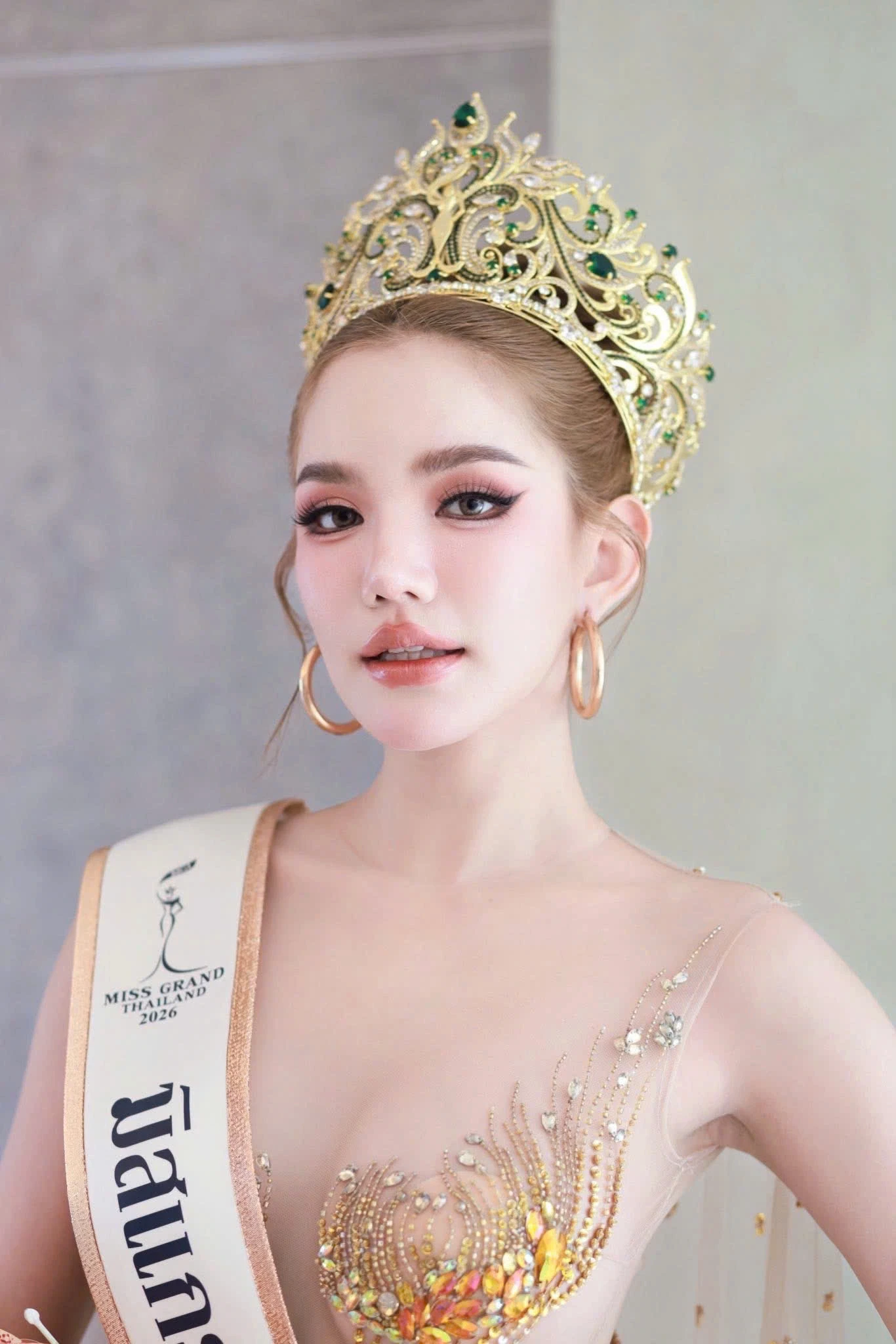 Miss Grand bị tước vương miện vì clip nhạy cảm, gia cảnh thật sự gây xúc động? - Hình 6
