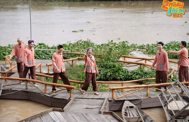 Nữ diễn viên quê Tiền Giang sở hữu cả một khu sinh thái rộng 5 hecta, nhìn cây cối xanh mướt mà ai cũng phải khen: Mẹ 4 con vừa giàu vừa giỏi - Hình 1
