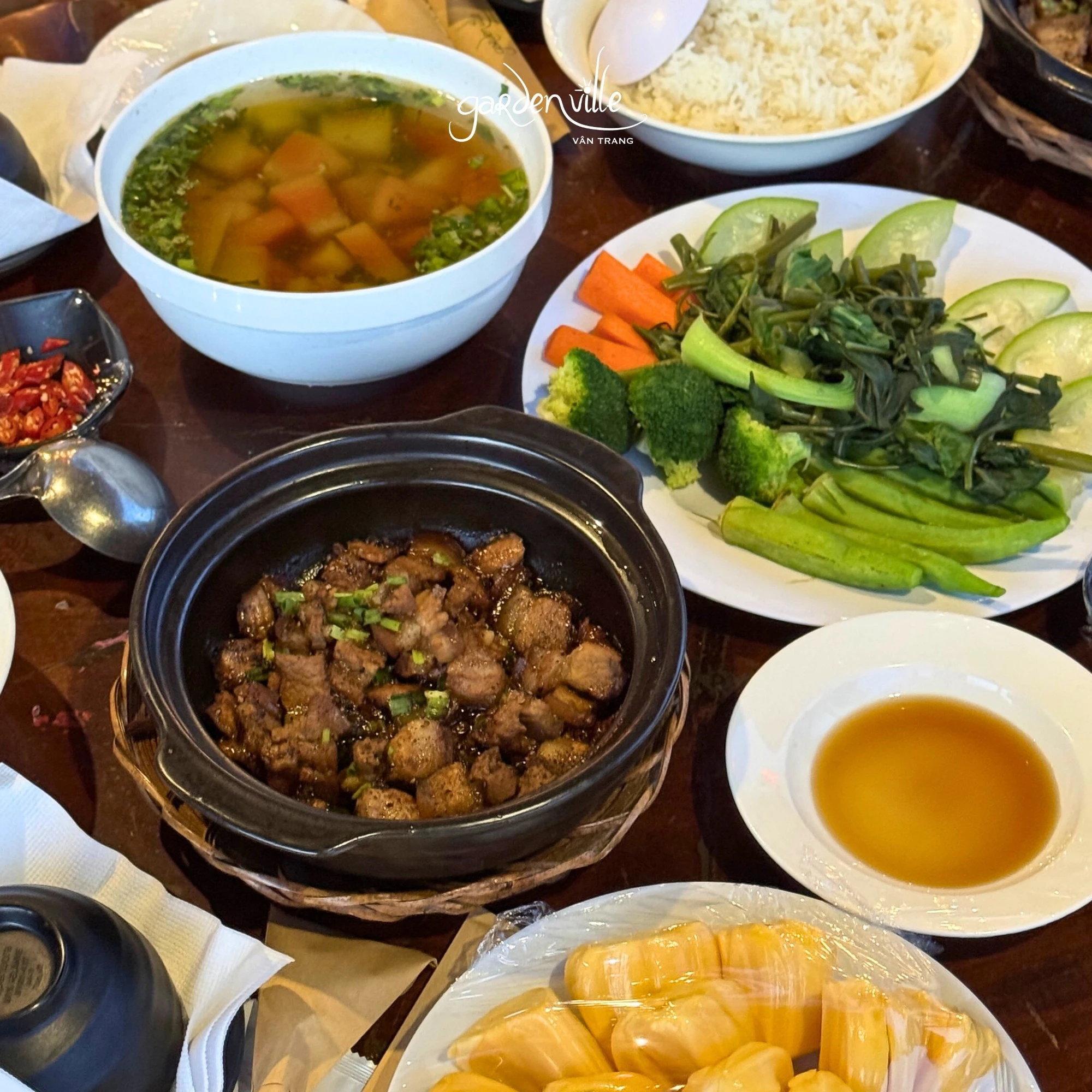 Nữ diễn viên quê Tiền Giang sở hữu cả một khu sinh thái rộng 5 hecta, nhìn cây cối xanh mướt mà ai cũng phải khen: Mẹ 4 con vừa giàu vừa giỏi - Hình 9