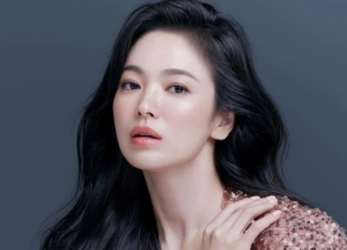 Song Hye Kyo bất ngờ bị réo tên vì tình cũ Hyun Bin, netizen Hàn phản ứng sốc - Hình 1