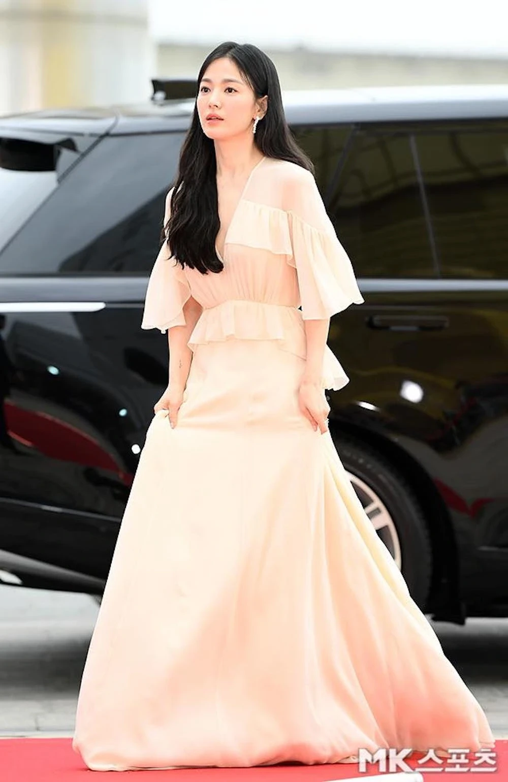 Song Hye Kyo bất ngờ bị réo tên vì tình cũ Hyun Bin, netizen Hàn phản ứng sốc - Hình 6