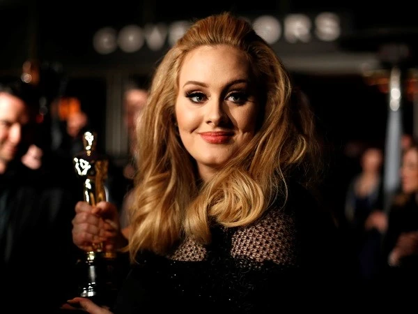 Adele: Nữ hoàng ballad suýt mất giọng vĩnh viễn, ghét chính bản hit của mình? - Hình 4